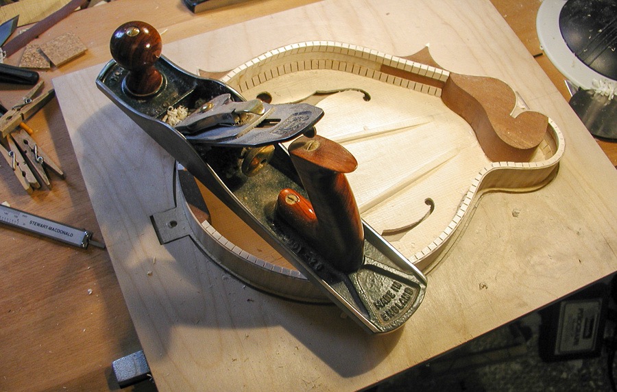 F5 Mandolin levelling the lining.jpg